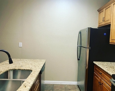 2475 Underwood Street - Photo Thumbnail 2