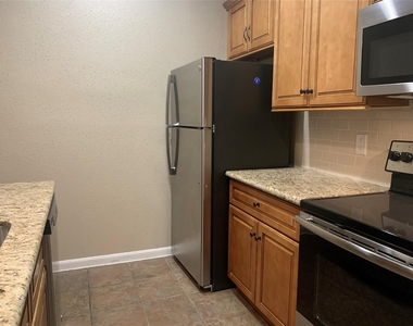 2475 Underwood Street - Photo Thumbnail 3