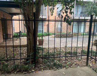 2475 Underwood Street - Photo Thumbnail 11