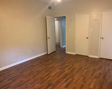 2475 Underwood Street - Photo Thumbnail 8