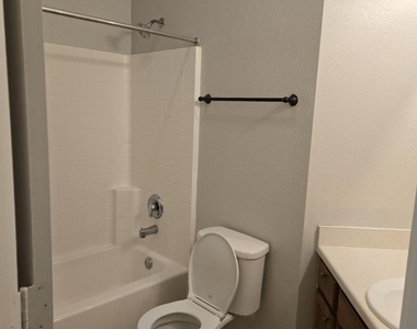 2707 Hewn Rock Way - Photo Thumbnail 15