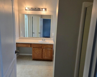 2707 Hewn Rock Way - Photo Thumbnail 11