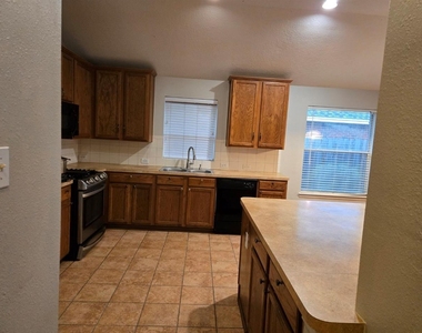 2707 Hewn Rock Way - Photo Thumbnail 9