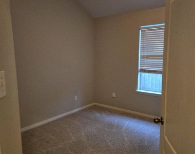 2707 Hewn Rock Way - Photo Thumbnail 14