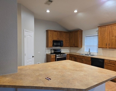 2707 Hewn Rock Way - Photo Thumbnail 8
