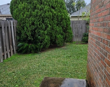2707 Hewn Rock Way - Photo Thumbnail 2