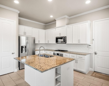 5328 Larkin Street - Photo Thumbnail 5