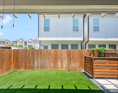 5328 Larkin Street - Photo Thumbnail 25