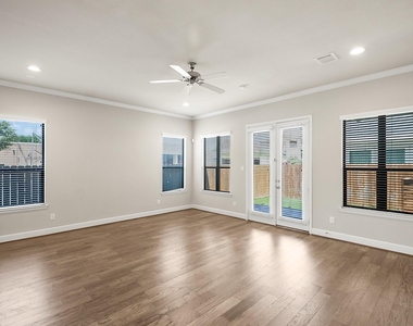 5328 Larkin Street - Photo Thumbnail 4
