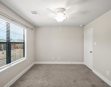5328 Larkin Street - Photo Thumbnail 15