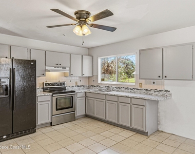1265 Ethel Circle Ne - Photo Thumbnail 19