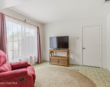 1265 Ethel Circle Ne - Photo Thumbnail 6