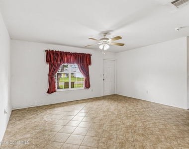1265 Ethel Circle Ne - Photo Thumbnail 7