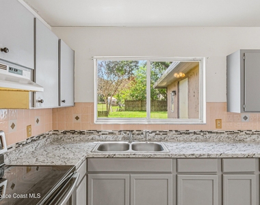 1265 Ethel Circle Ne - Photo Thumbnail 20