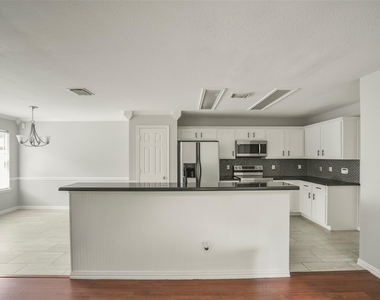 11 Verbena Bend Place - Photo Thumbnail 8