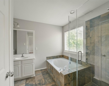 11 Verbena Bend Place - Photo Thumbnail 22