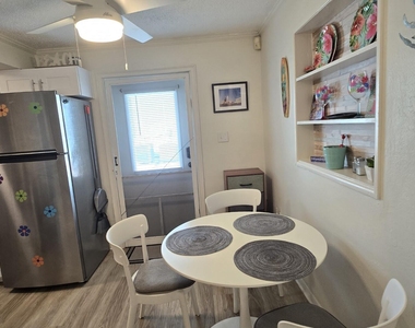 7605 Ridgewood Avenue - Photo Thumbnail 13