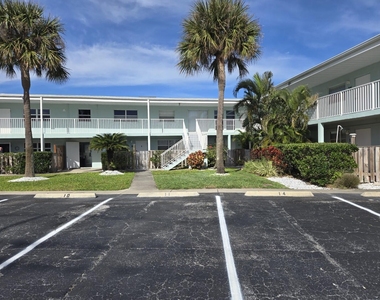 7605 Ridgewood Avenue - Photo Thumbnail 2