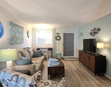 7605 Ridgewood Avenue - Photo Thumbnail 7