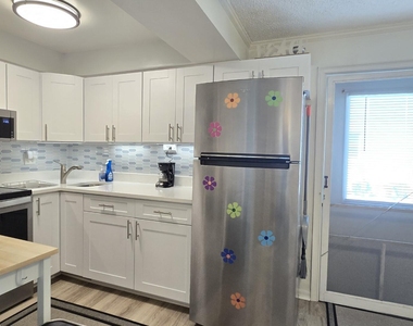7605 Ridgewood Avenue - Photo Thumbnail 12