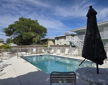 7605 Ridgewood Avenue - Photo Thumbnail 25