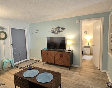 7605 Ridgewood Avenue - Photo Thumbnail 6
