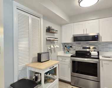 7605 Ridgewood Avenue - Photo Thumbnail 9