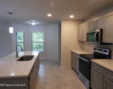 1530 Paley Circle Se - Photo Thumbnail 9