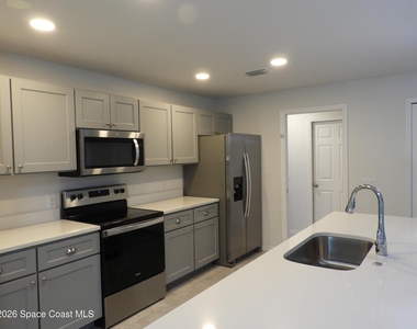 1530 Paley Circle Se - Photo Thumbnail 8