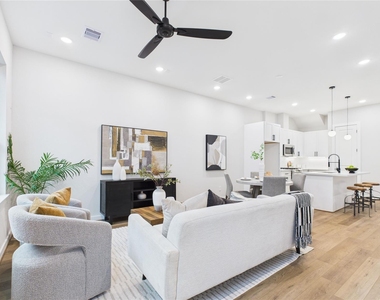 5032 Creekmont Drive - Photo Thumbnail 17