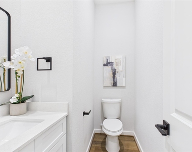 5032 Creekmont Drive - Photo Thumbnail 8