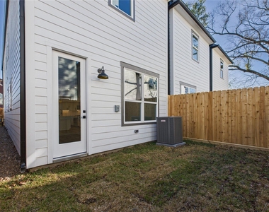 5032 Creekmont Drive - Photo Thumbnail 4