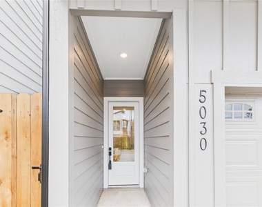 5032 Creekmont Drive - Photo Thumbnail 5