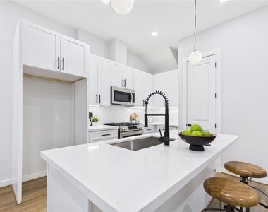 5032 Creekmont Drive - Photo Thumbnail 20