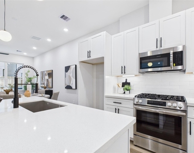 5032 Creekmont Drive - Photo Thumbnail 13