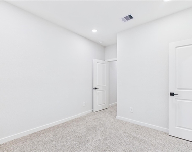 5032 Creekmont Drive - Photo Thumbnail 42