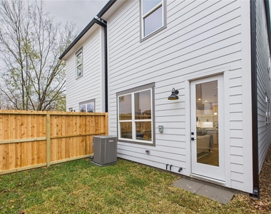 5032 Creekmont Drive - Photo Thumbnail 44