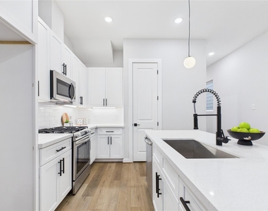 5032 Creekmont Drive - Photo Thumbnail 21