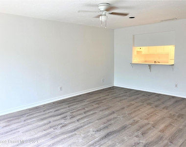 2003 N Shannon Avenue - Photo Thumbnail 3