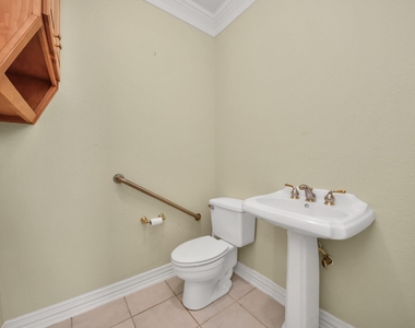605 W Polk Street - Photo Thumbnail 9
