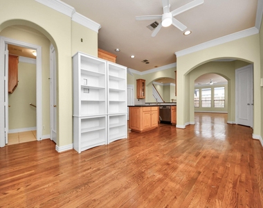605 W Polk Street - Photo Thumbnail 8