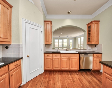 605 W Polk Street - Photo Thumbnail 16