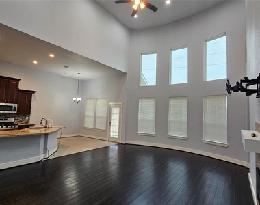 3715 Aldridge Drive - Photo Thumbnail 6