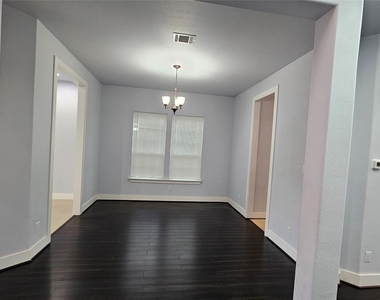 3715 Aldridge Drive - Photo Thumbnail 5