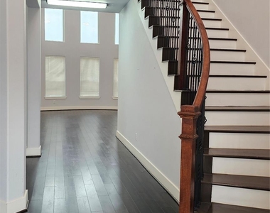 3715 Aldridge Drive - Photo Thumbnail 3