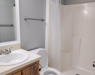 1710 University Lane - Photo Thumbnail 12