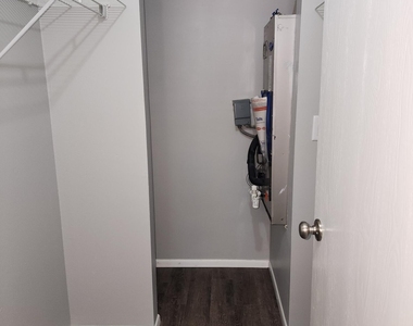 1710 University Lane - Photo Thumbnail 11