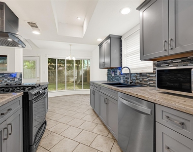 11427 Sagegrove Lane - Photo Thumbnail 9