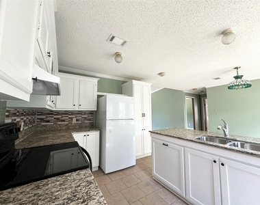 18143 Breezy Drive - Photo Thumbnail 13