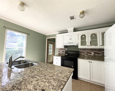 18143 Breezy Drive - Photo Thumbnail 16